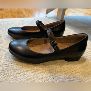 NEW IN BOX - Dansko Kaelyn Mary Janes in Aniline Calf Black, Size 39